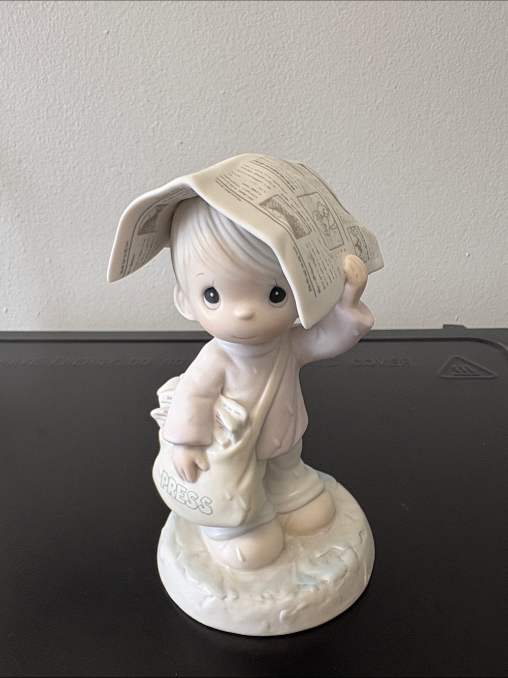 Precious Moments  “Sending You Showers of Blessings” Figurine #520683